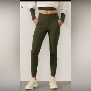 NWT Tall Athleta Headlands High Rise Cargo Leggings